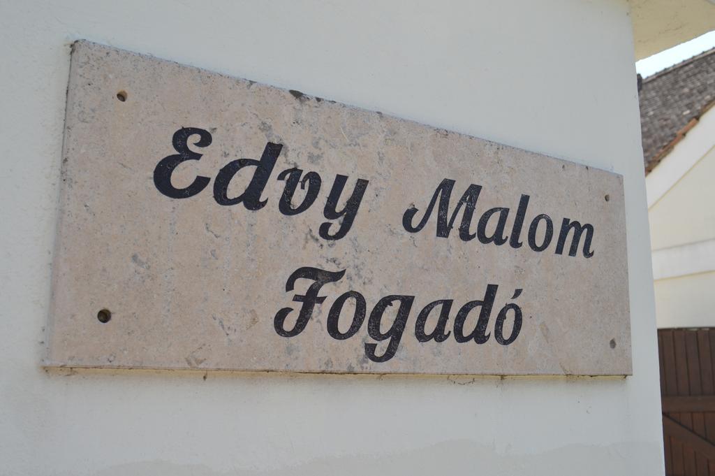 Edvy Malom Fogado Barokk Udvarhaz Pápa Eksteriør bilde